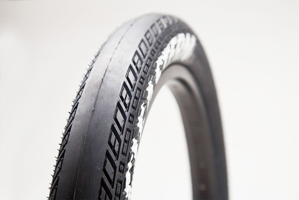 Eastern Bikes Squealer 100Psi 20X2.4 Bmx Tire (Black & White)