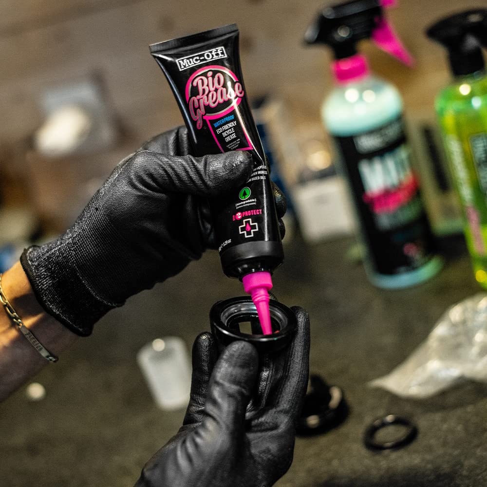 Muc-Off Bio Grease, 150G - Biodegradable Bike Grease For Pedals, Bearings And Components - Water-Resistant Bike Assembly Grease