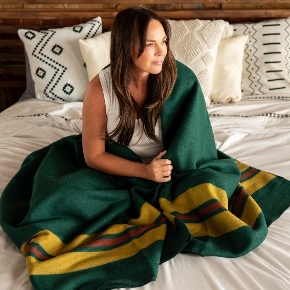 Arcturus Rainier Wool Blanket - Warm, Heavy, Washable, Large Bed Blanket | Great For Home & Camping (Fort Vancouver, King)
