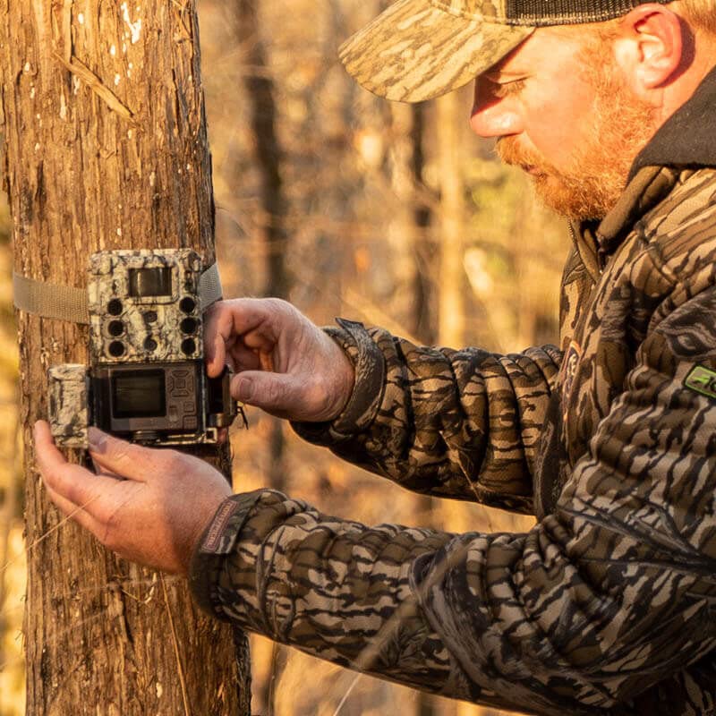 Bushnell Core Ds-4K No Glow Trail Camera. Hunting Game Camera With 4K Video And 32Mp Images, Tree Bark Camo