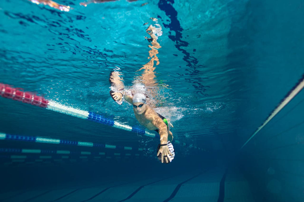 Arena Tracks Swim Goggles, White  Smoke  Fuchsia, Non-Mirror Lens