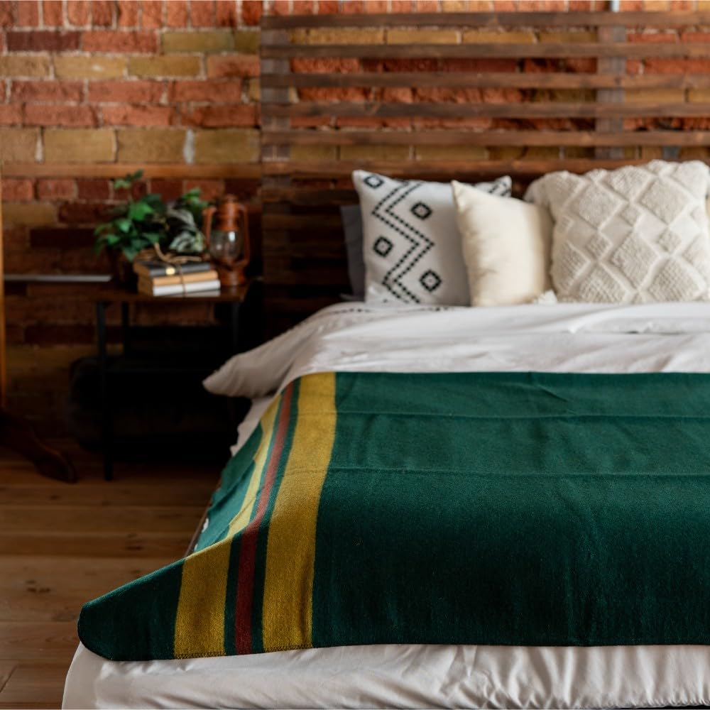 Arcturus Rainier Wool Blanket - Warm, Heavy, Washable, Large Bed Blanket | Great For Home & Camping (Fort Vancouver, King)