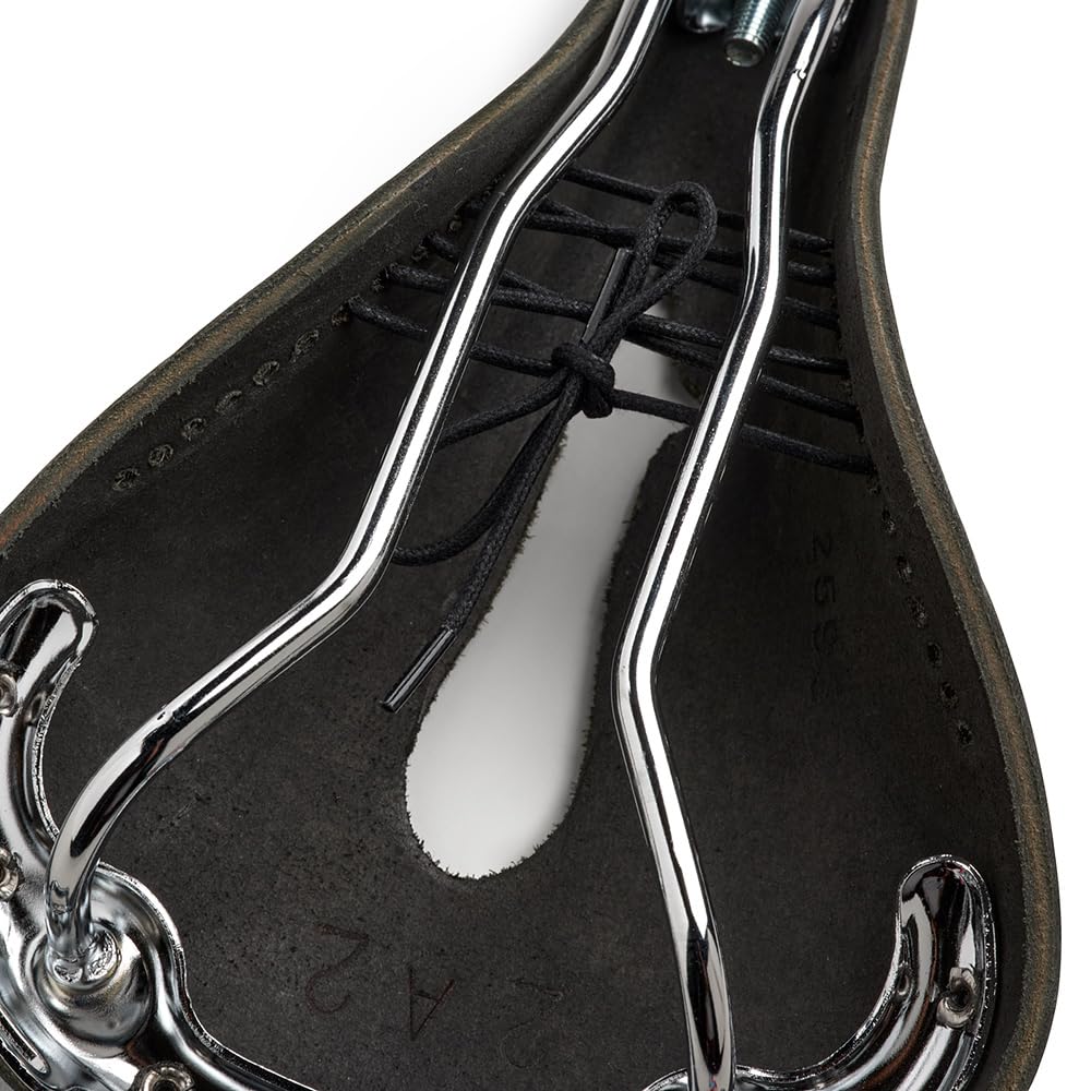 B17 Carved Black