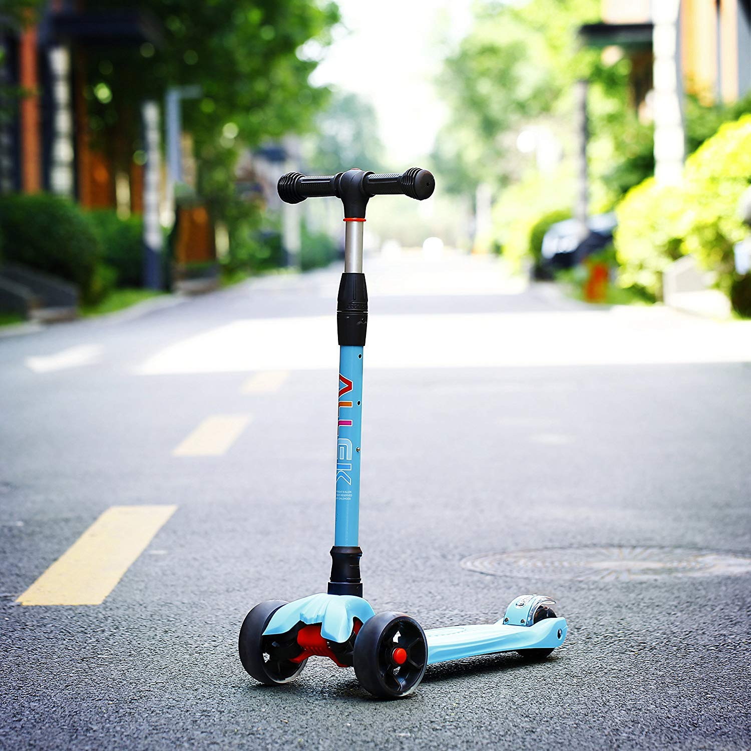 Allek Kick Scooter B02, Lean N Glide Scooter with Extra Wide PU Light-Up Wheels and 4 Adjustable Heights for Children from 3-12