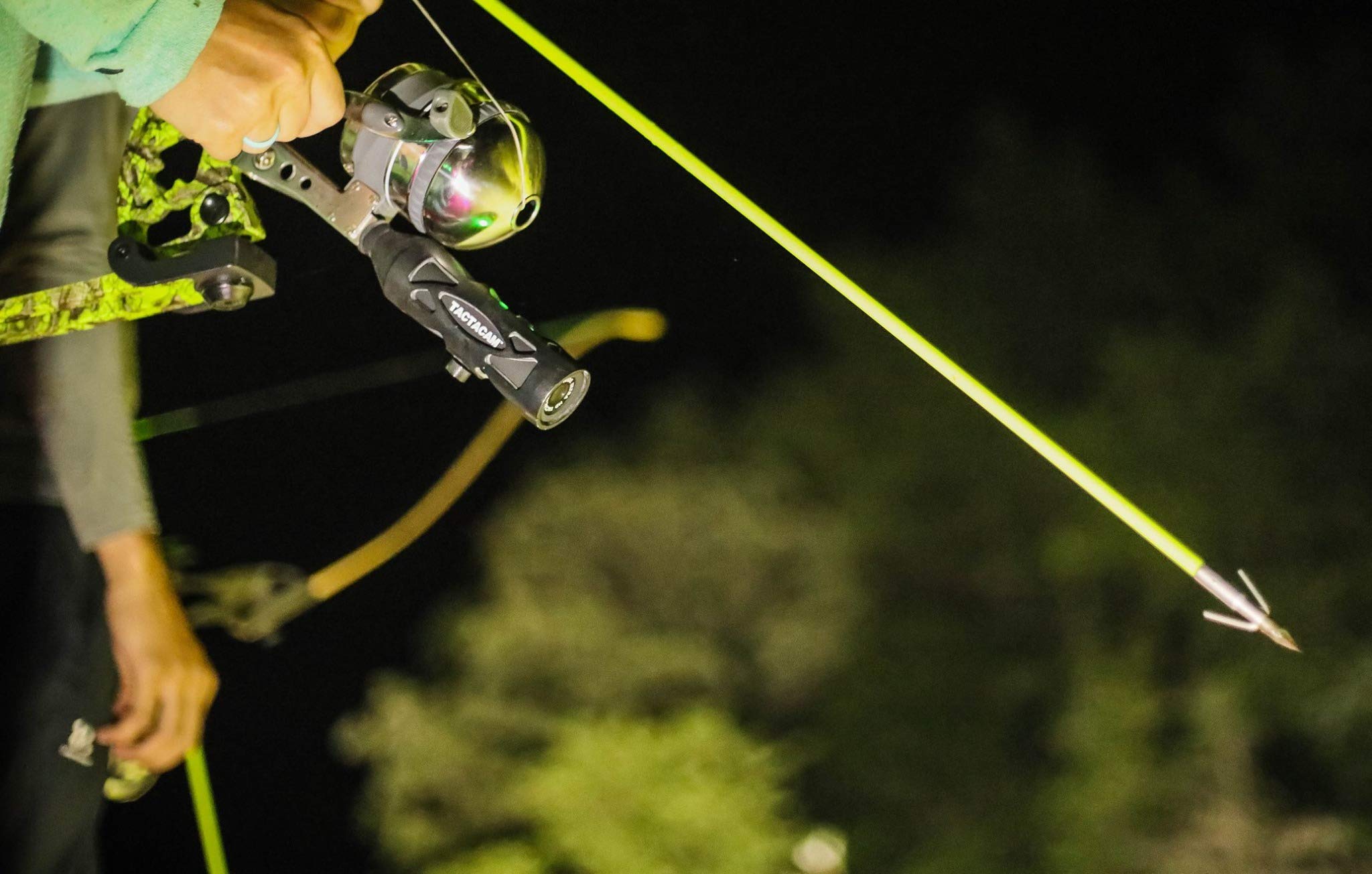 Muzzy Classic Chartreuse Fish Arrw W/Carp Point Bottle Slide