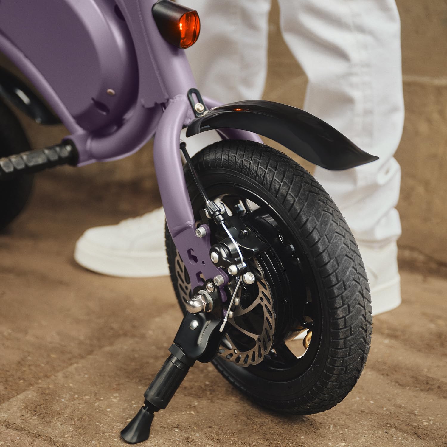 Jetson Bolt Electric Bike, Foot Pegs, Easy-Folding, Built-In Carrying Handle, Twist Throttle, Cruise Control, Up To 15.5 MPH, Ra