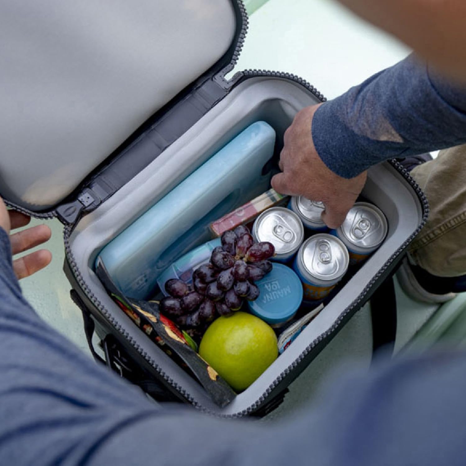 YETI Hopper Flip 12 Portable Cooler, Ultramarine Violet