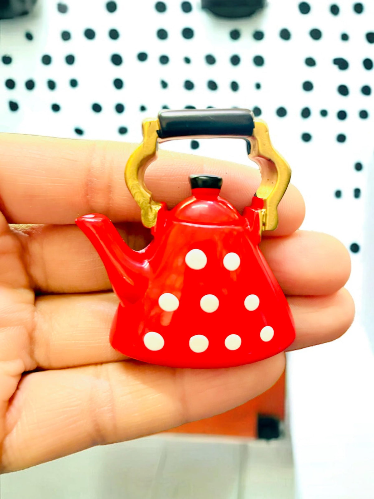 Warmingo De Kettle Miniature Fridge Magnet | Home Decor Item | Kitchen Decor Item | Imported Fridge Magnets (Red), 1 Piece