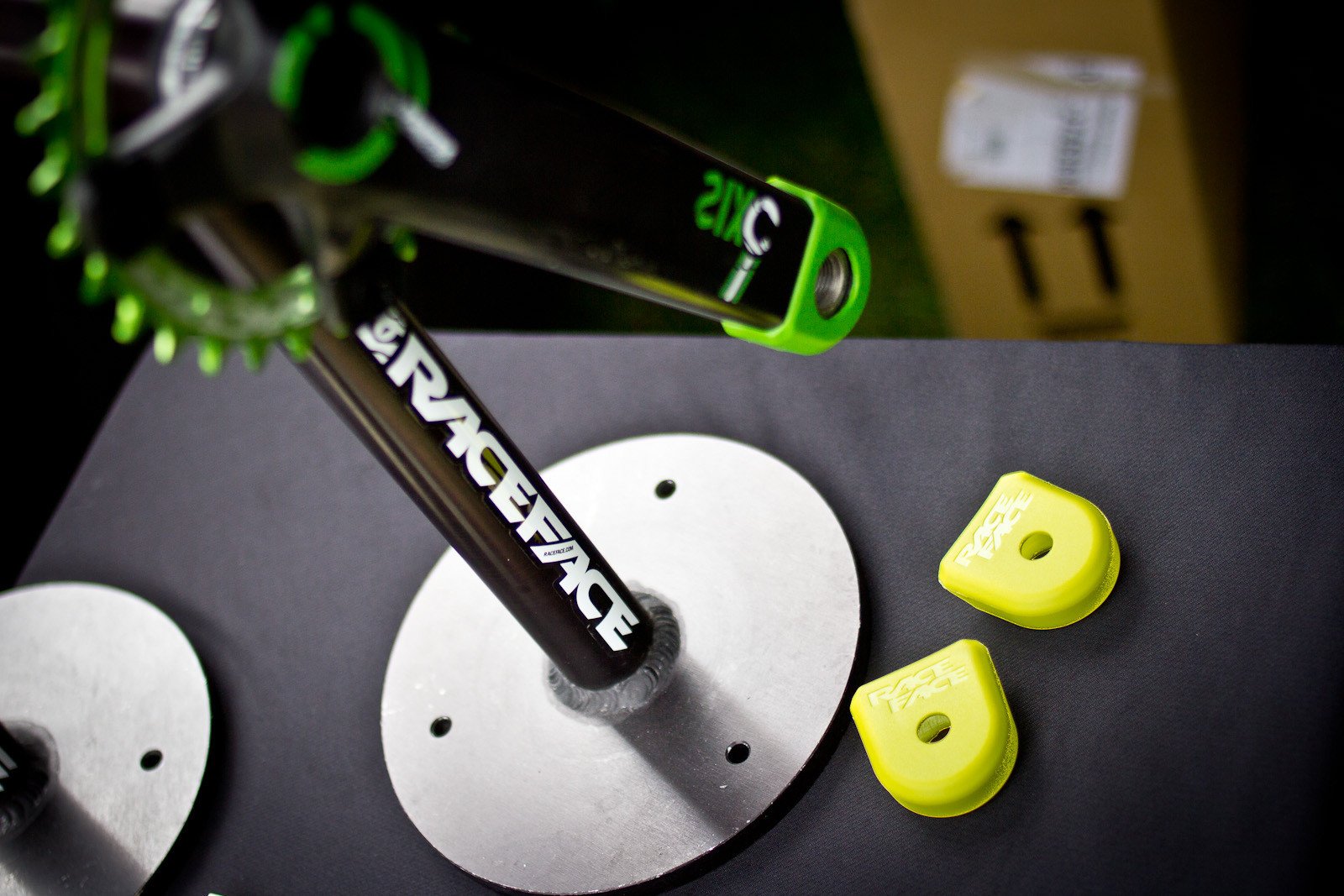 Raceface Crank Boots Small Green For Aluminum Cranks