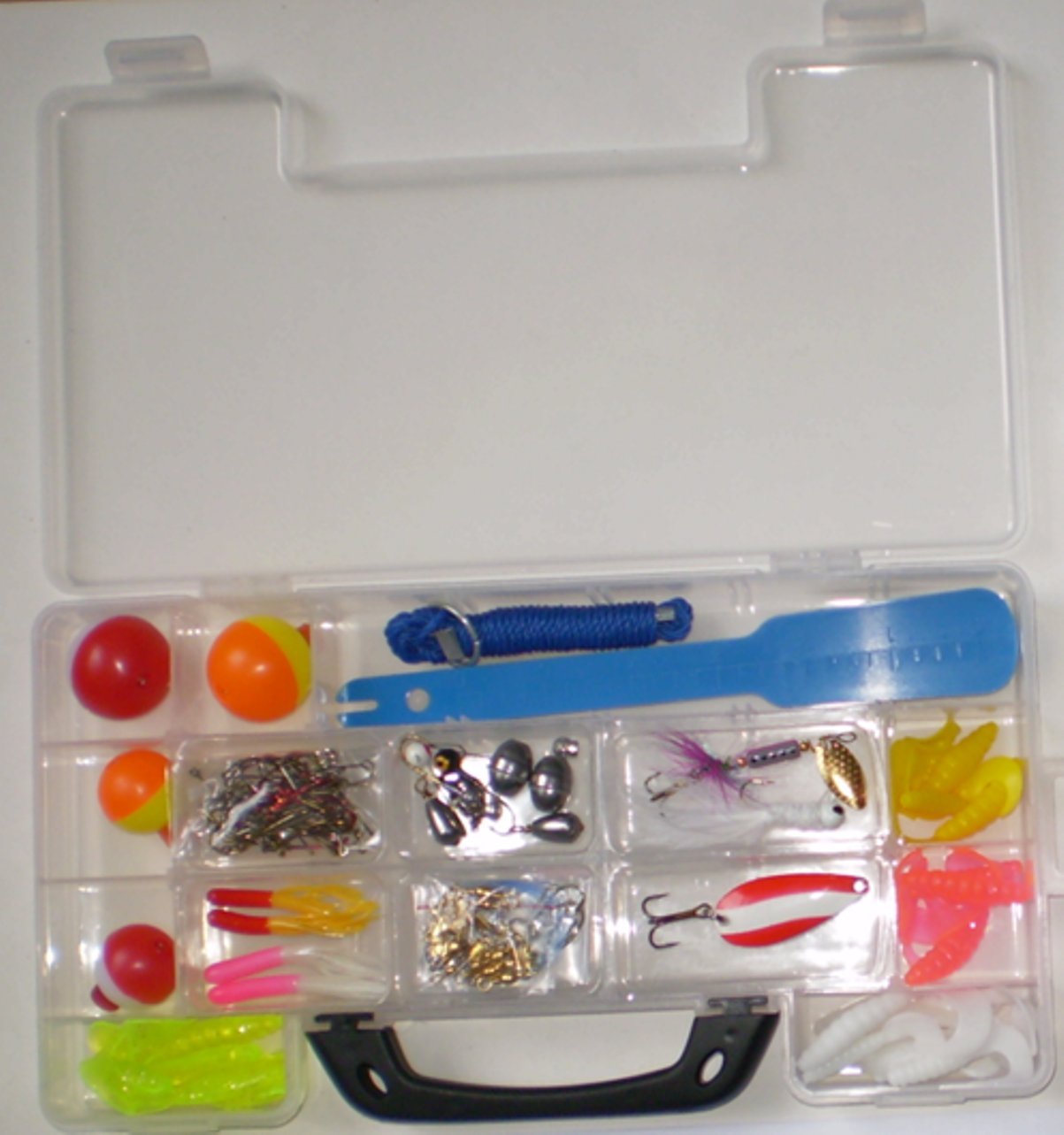 South Bend137-Piece Deluxe Tackle Kit