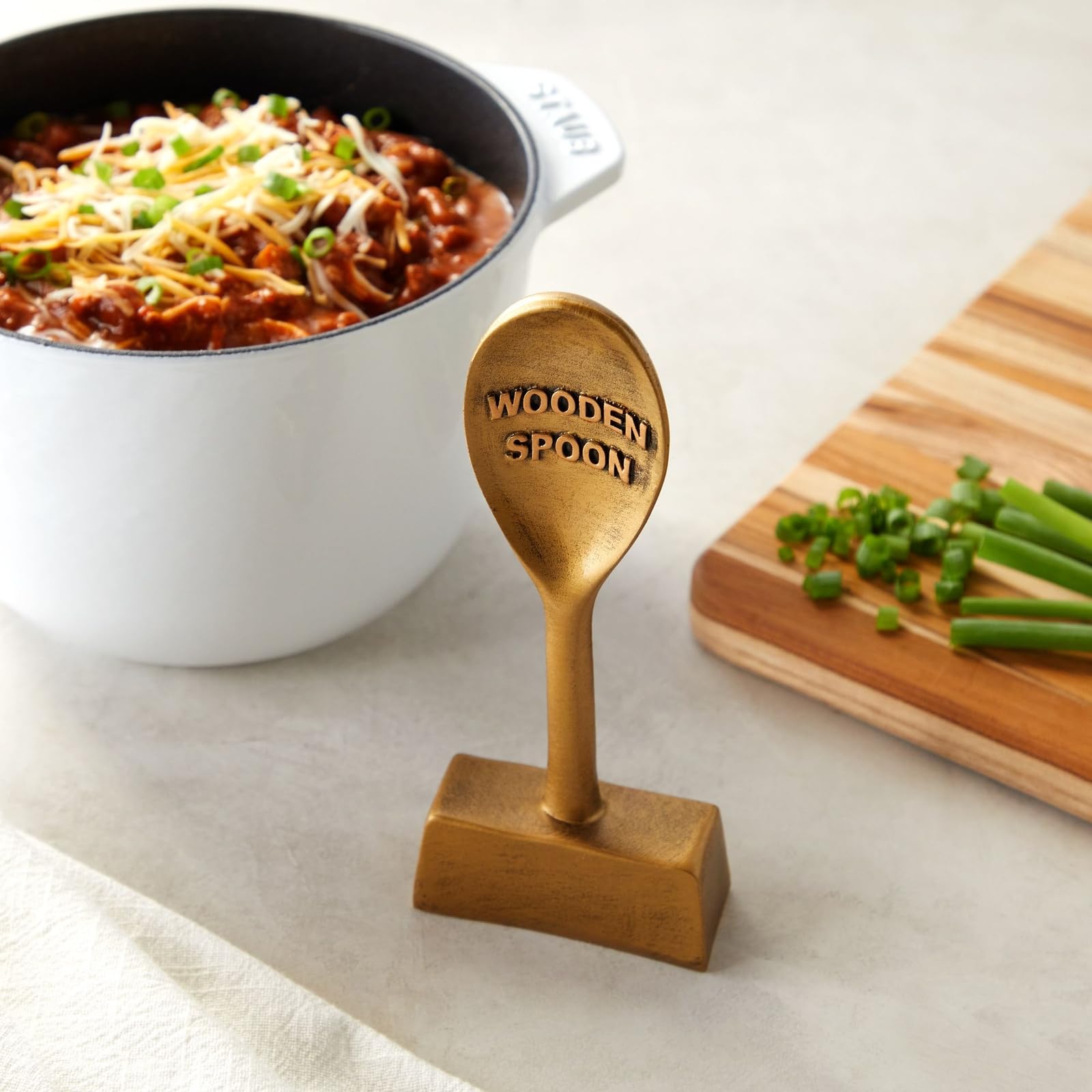 Juvale Golden Spoon Award Cooking Trophy For Chili Cook Off, Baking Contest, Best Cookie, Salsa Competition, Funny Food Prize (2