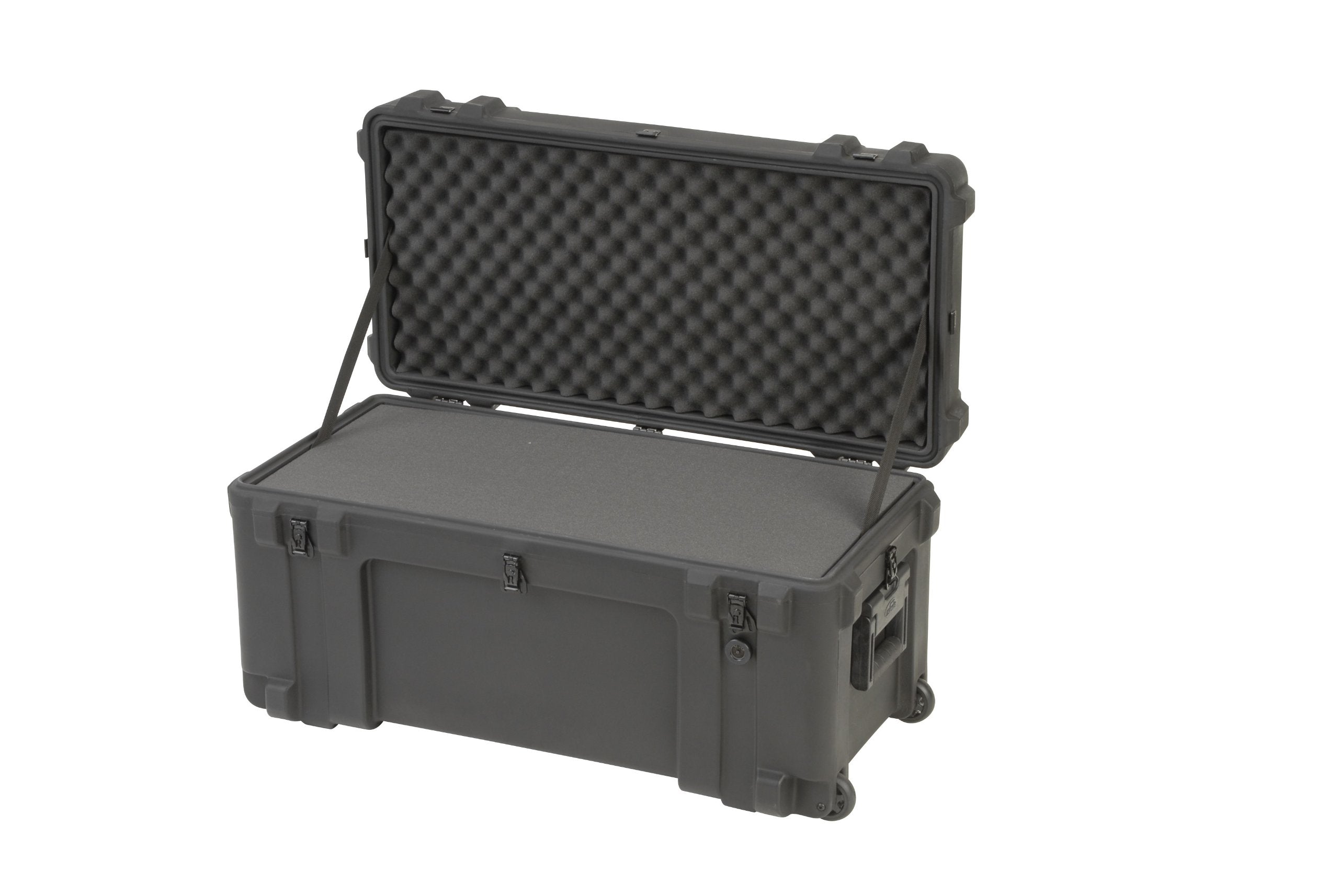 Skb Equipment Case, 32 X 14 1/2 X 15 3/4, Foam And Wheels