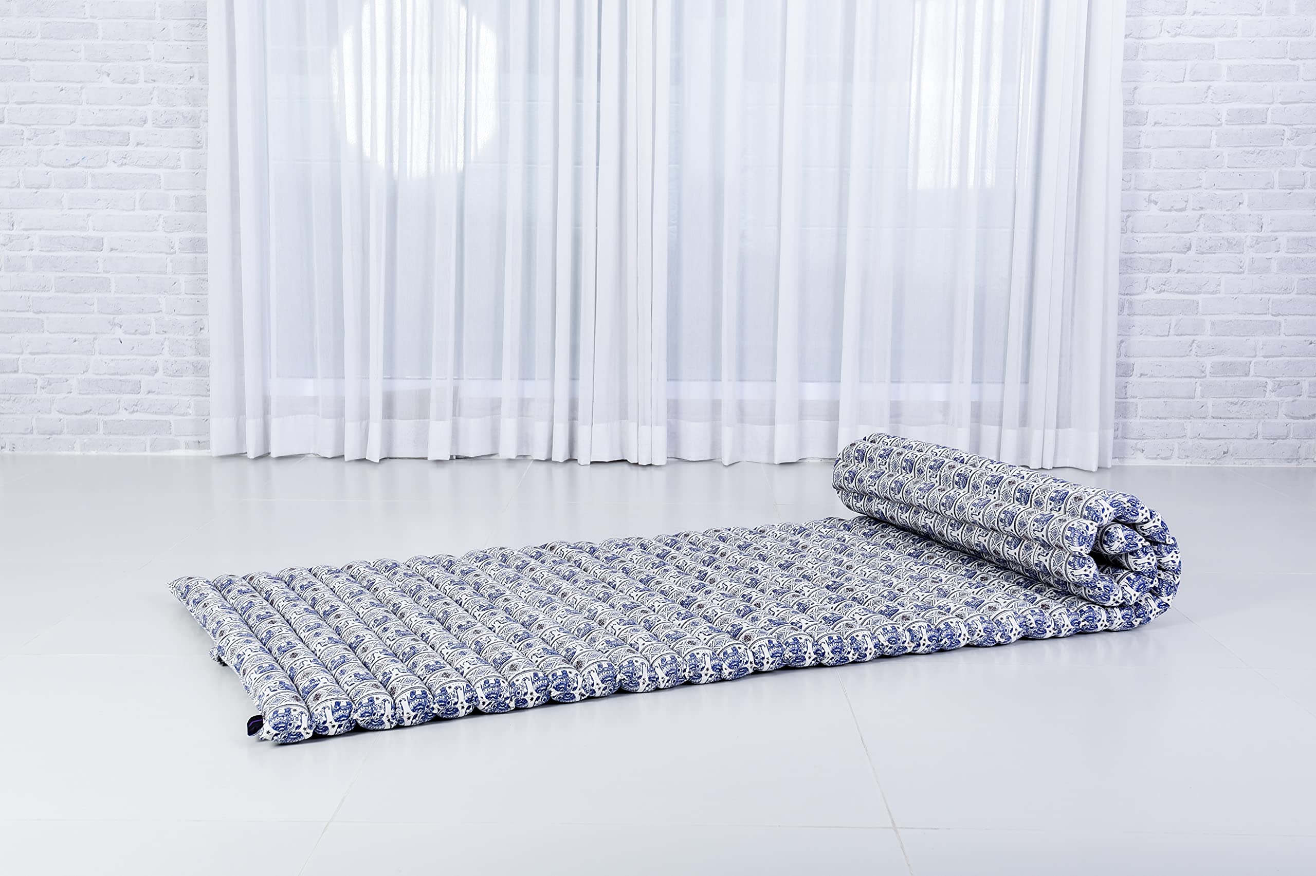 Leewadee - Foldable Floor Mattress - Japanese Roll Up Futon -Trifold Tatami Mat- Guest Floor Bed - Camping Mattress - Thai Massa