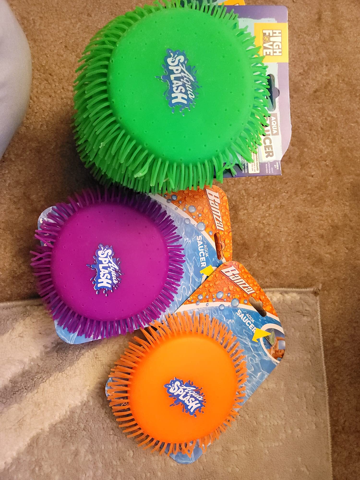 Banzai Green Aqua Saucer Pool Toy 5'' Disk (Soak It And Throw It)