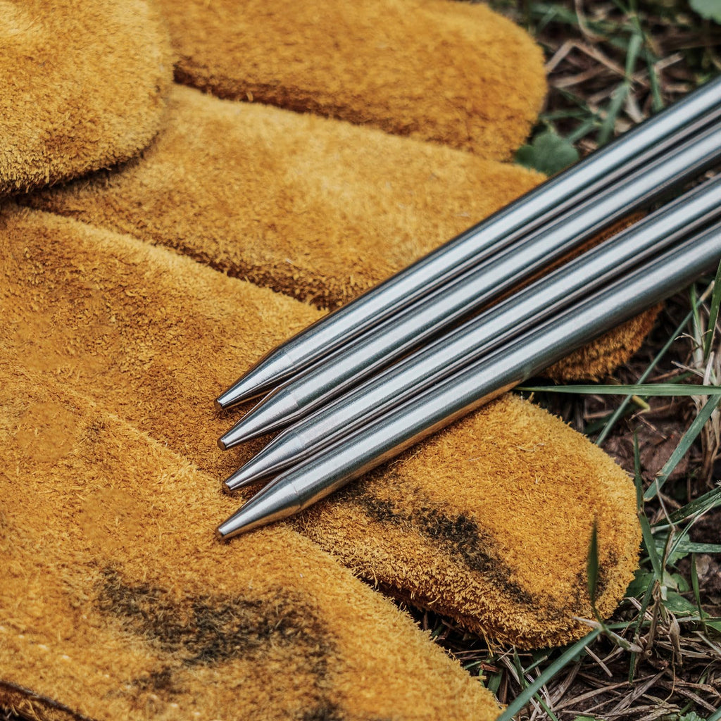Ibasingo 8Pcs/Lot Titanium Alloy Pegs Camping Tent Stakes Portable Tent Nails For Picnic Hiking Backpacking A-Ti4005P