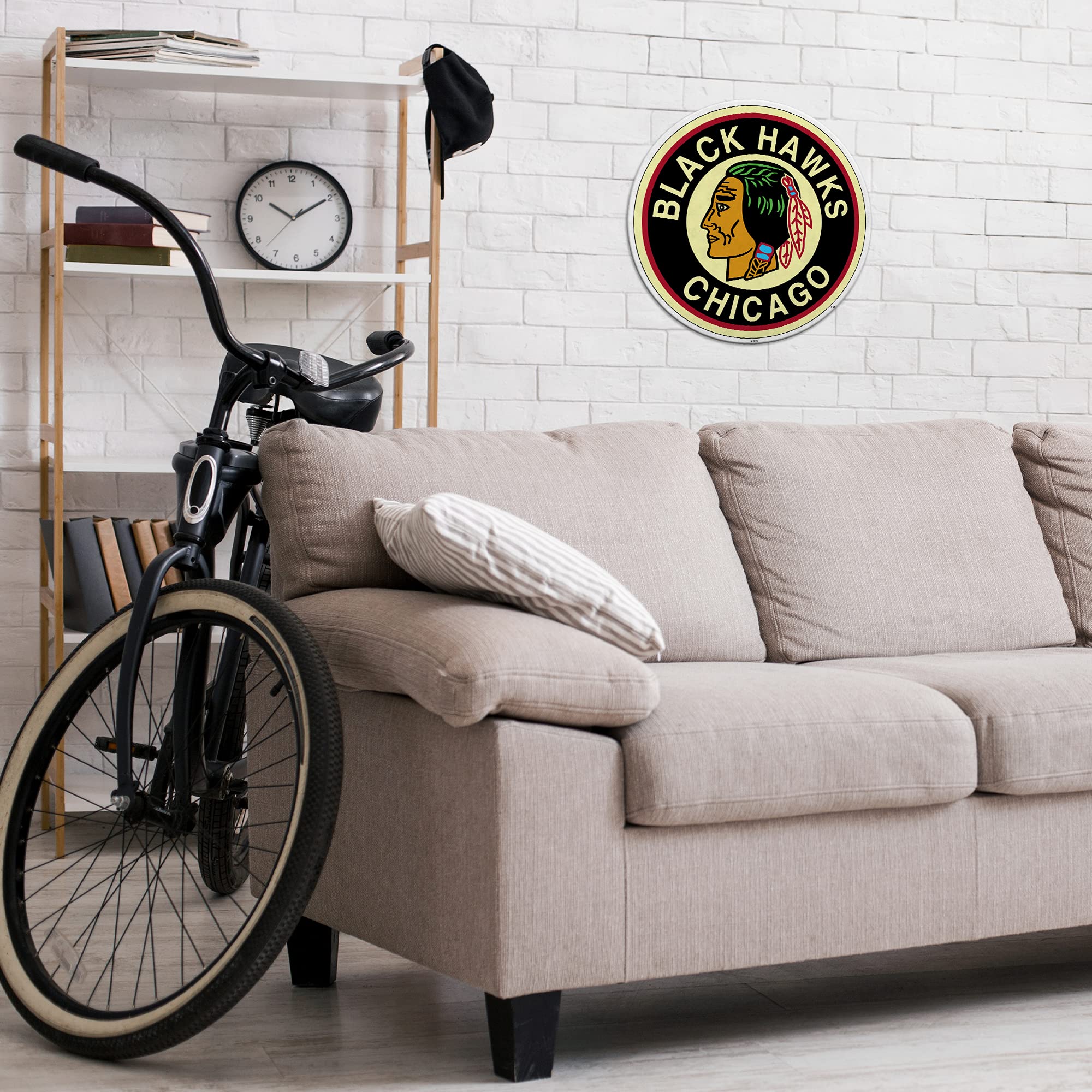 Rico Industries Nhl Chicago Blackhawks Retro Shape Cut Pennant - Home And Living Room D  Cor - Soft Felt Ez To Hang