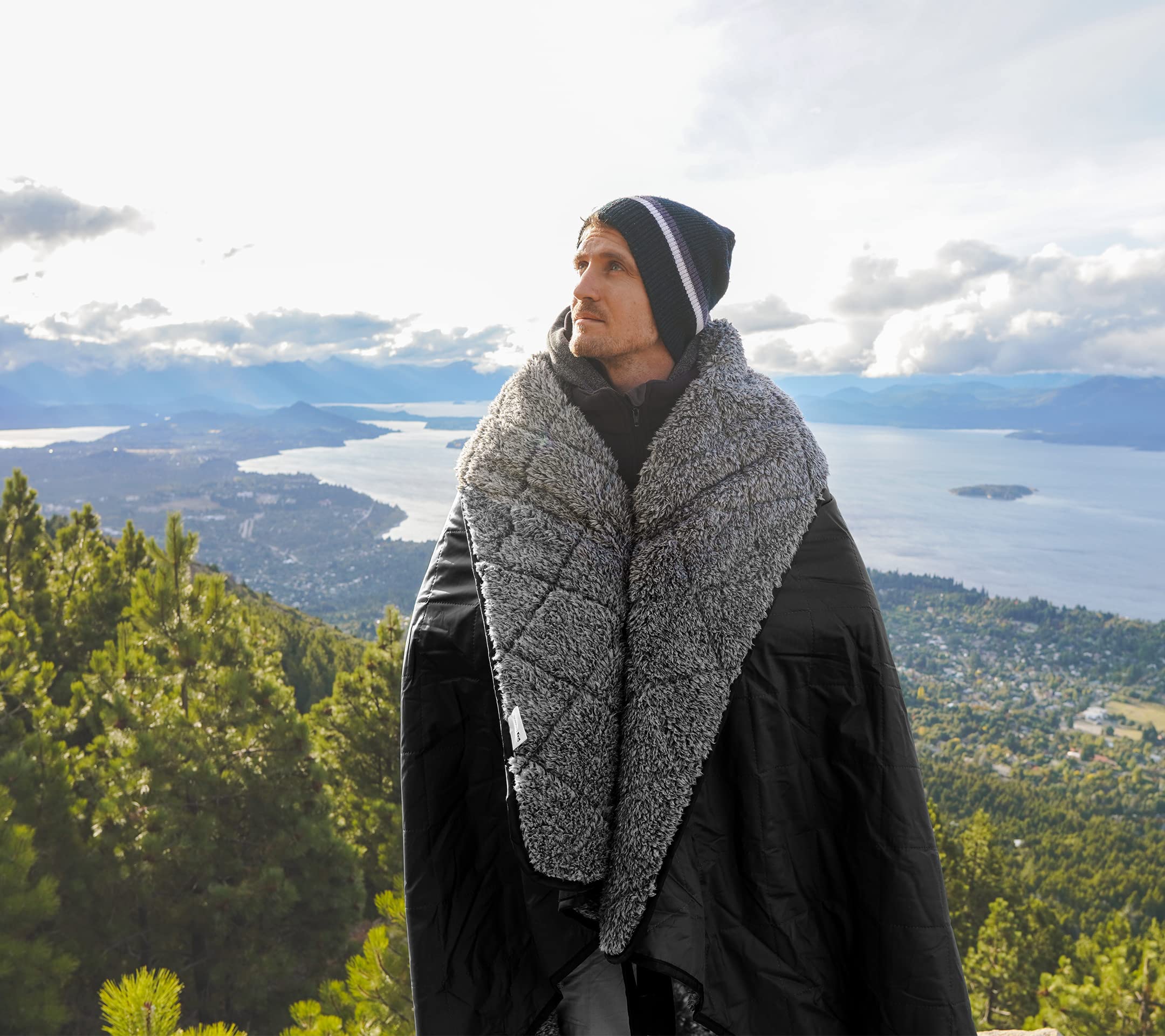 Sherpa Waterproof Outdoor Blanket. Large Sherpa Camping & Stadium Blanket For Cold Weather. Perfect For Picnic, Sports, Concerts