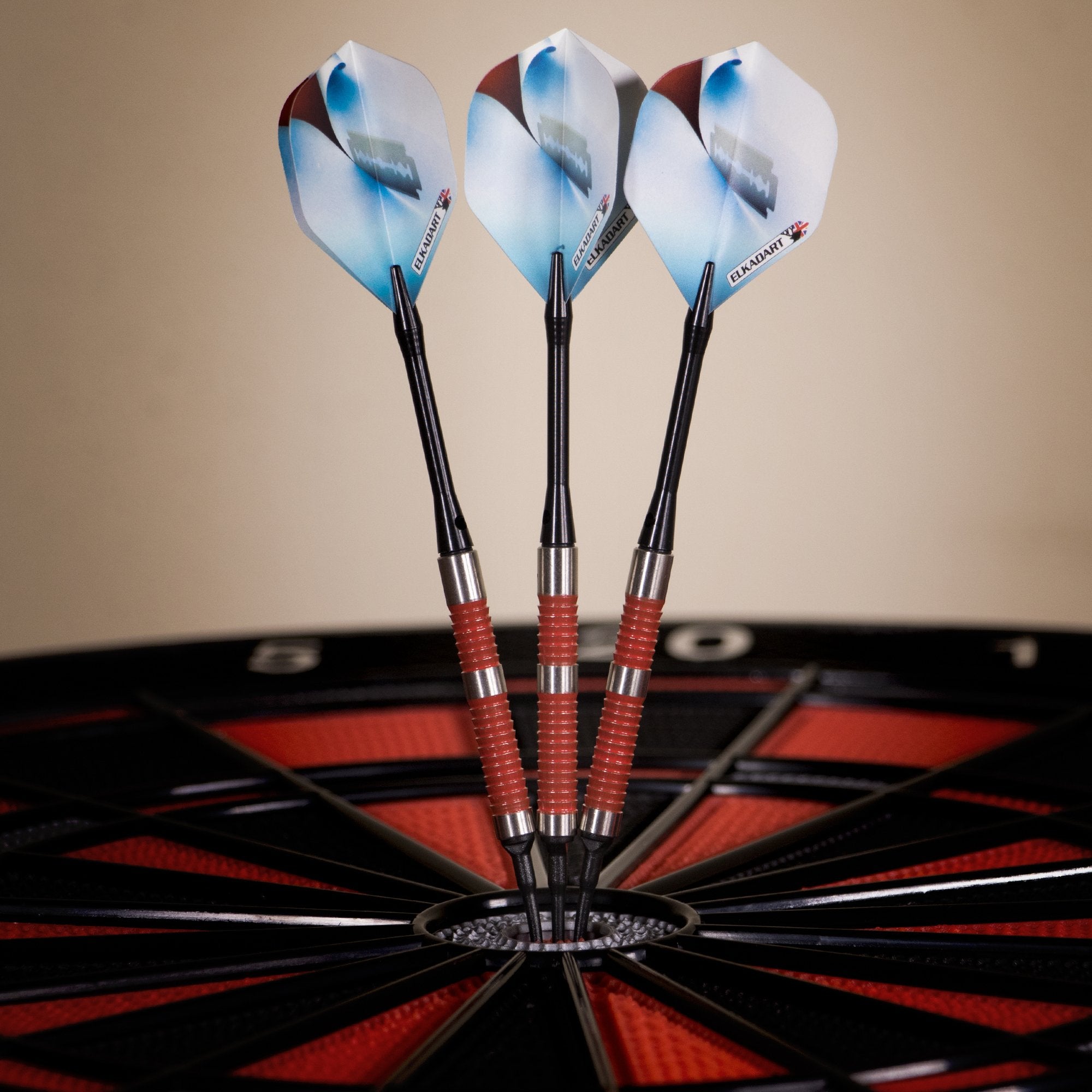 Elkadart Razor 80% Tungsten Soft Tip Darts With Storage/Travel Case, Ringed, 18 Grams , Red