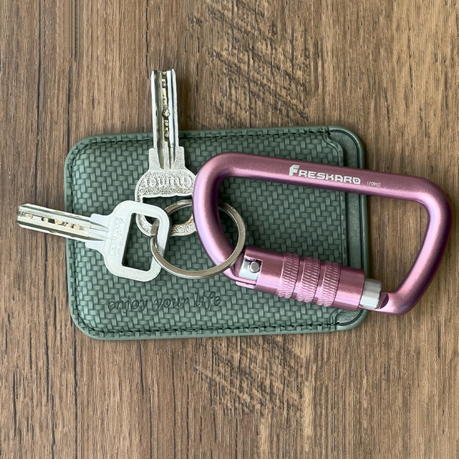 Freskaro 3Inch Locking Carabiner Clips With A Twist Auto Lock, Heavy Duty Rated 2698Lbs, Lightweight & Rustproof 7075 Aluminum,