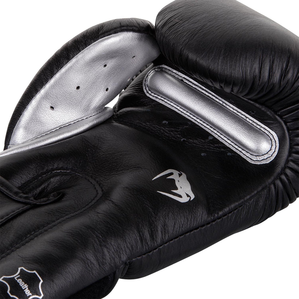 Venum Giant 30 Boxing Gloves - Nappa Leather - Blacksilver 14 Oz