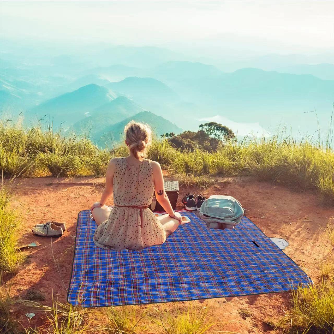Wind Tour Family Outdoor Waterproof Durable Picnic Blankets With Carry Strap,Foldable 59  70.9 Inch Sandproof Picnic Floor Mat F