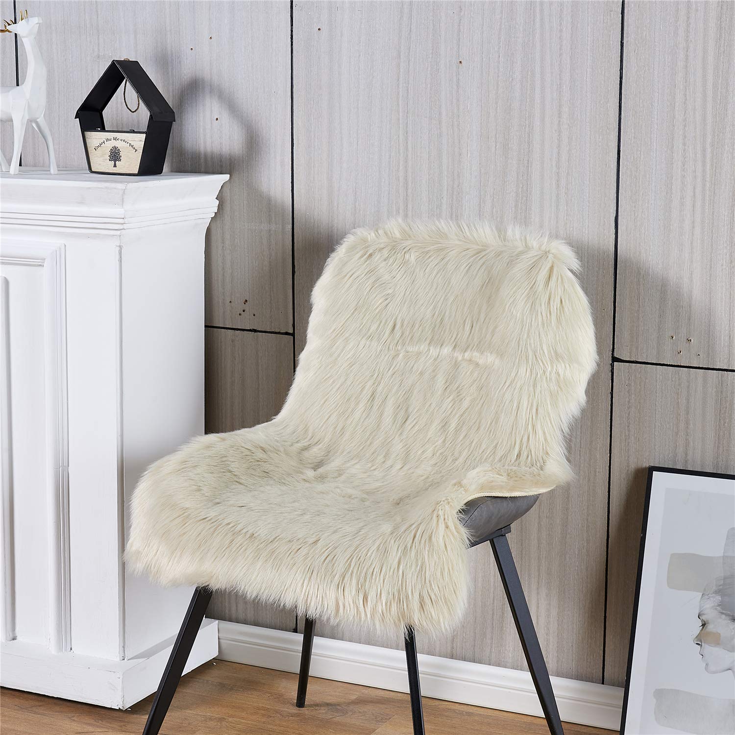 Easyjoy Ultra Soft Fluffy Shaggy Area Rug Faux Fur Rug Chair Cover Seat Pad Fuzzy Area Rug For Bedroom Floor Sofa Living Room (2