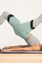Salt & Honey Non-Slip Pilates Reformer Mat Towel (Gray)