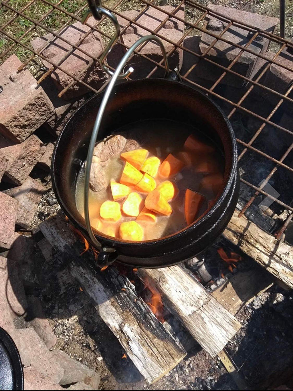 Cuisiland 8.6Qt Pre-Seasoned Cast Iron Potjie Pot