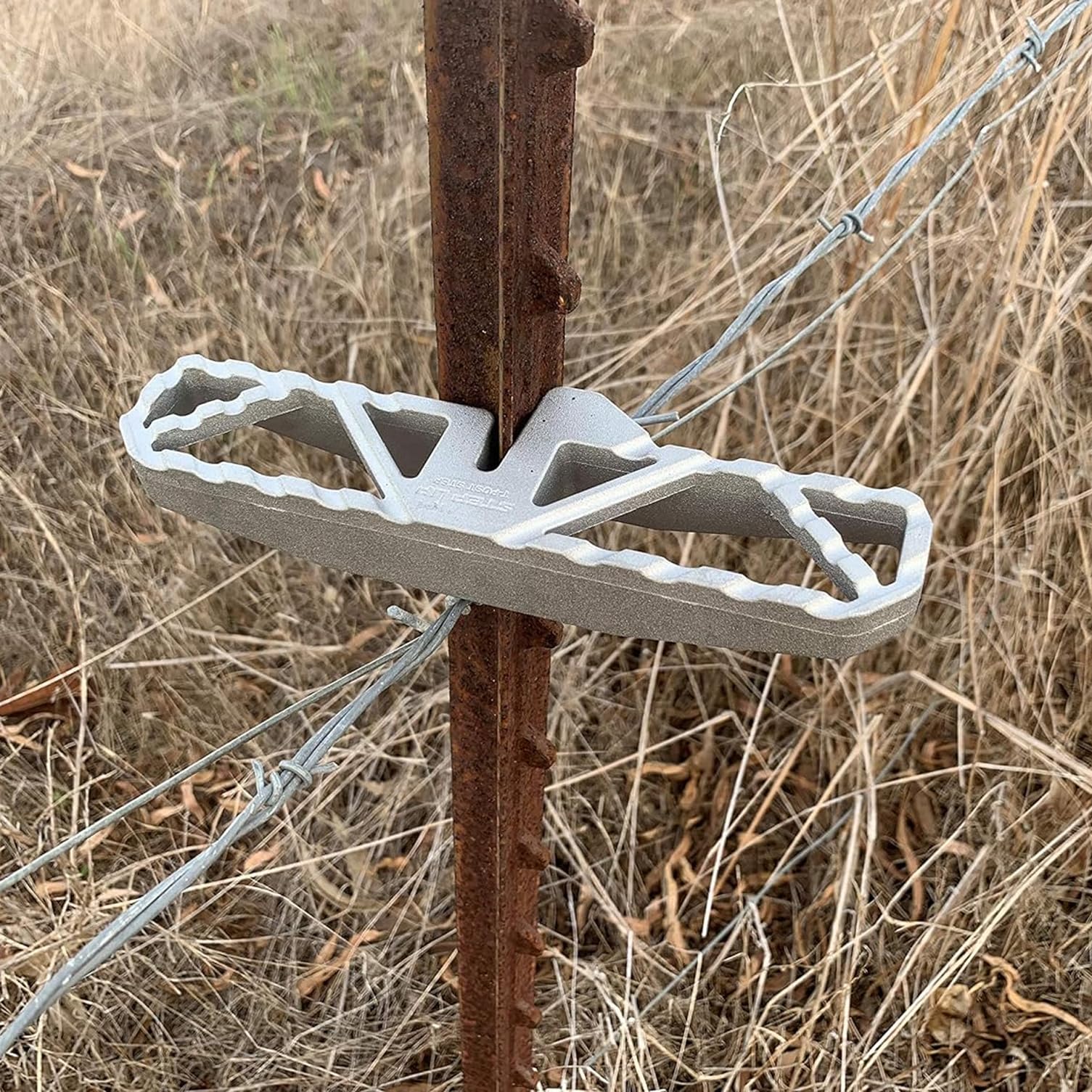 Hme Secure Stable Durable Aluminum Portable T-Post Fence Step For Outdoor Activities With/Nylon Storage Pouch And Integrated Slo