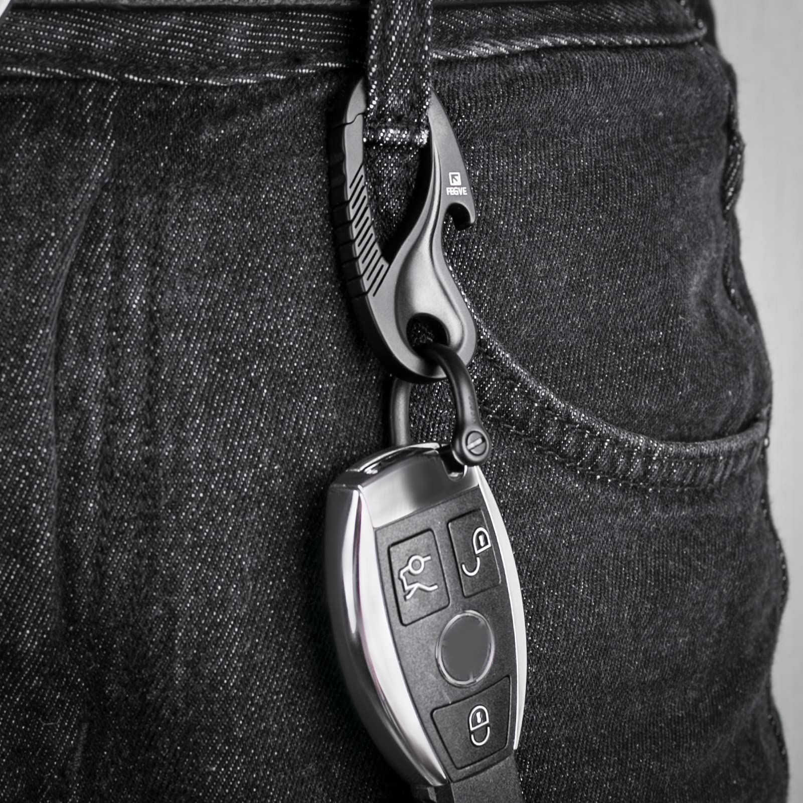 Tisur Titanium Keychain Carabiner Clip, Key Fob Holder, Quick Release D Ring Keychain Heavy Duty Bottle Opener Keychain Car Key
