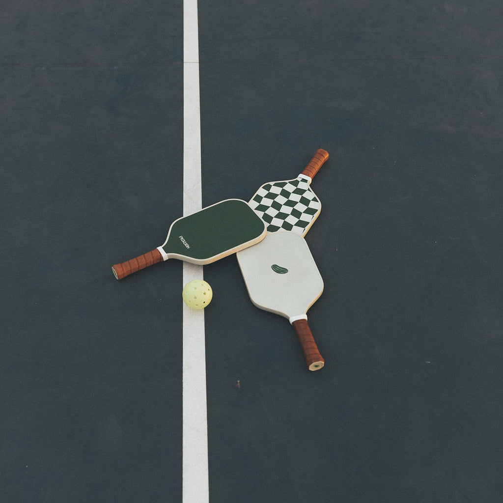 Picklish Pickleball Wavy Checks Paddle | Fiberglass Surface With High Grit And Spin, Extended Handle, 11Mm, Comfort Grip, Luxury