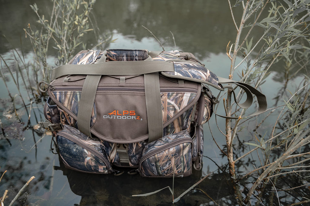 Alps Outdoorz Deluxe Floating Blind Bag - Standard Size, Mossy Oak Shadow Grass Habitat - Waterproof Hunting Duffel Bag, With Re