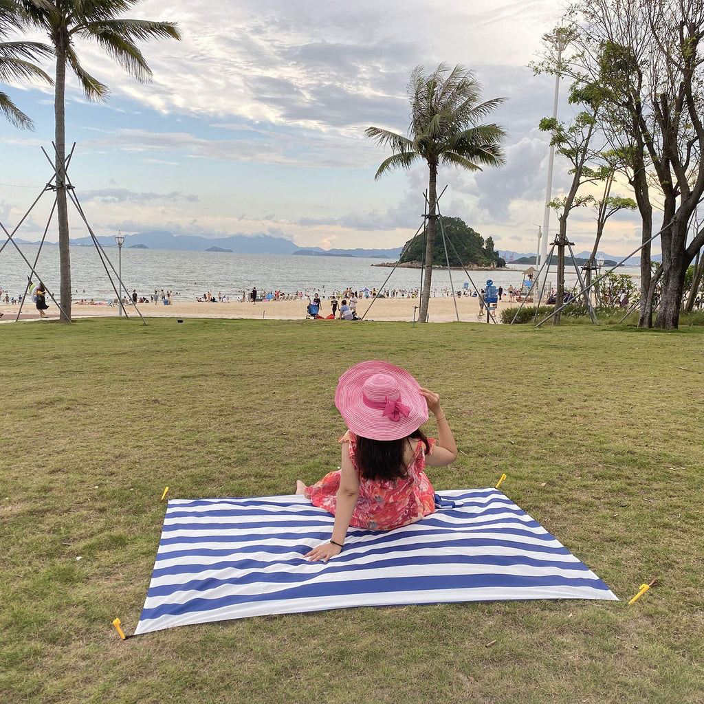Hzjoyue Outdoor Blanket (71 X 55) -Compact, Lightweight, Sand Proof Pocket Blanket Best Mat For The Beach, Hiking, Travel, Campi