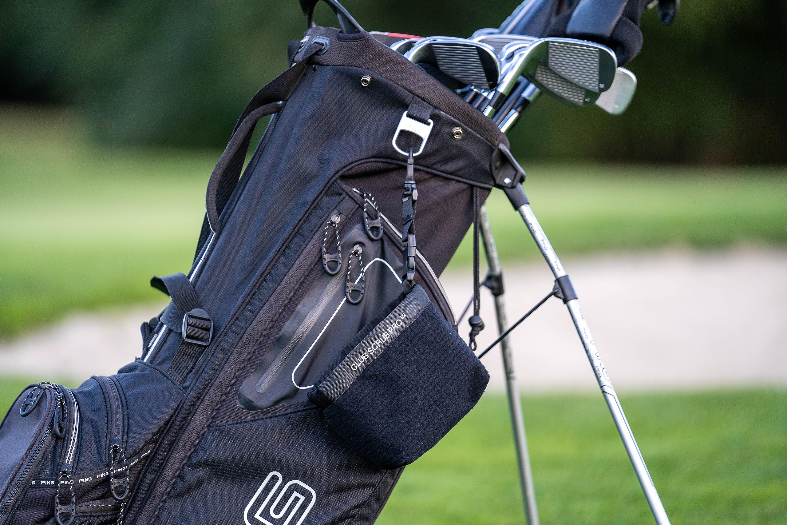 Club Scrub Pro Golf Club And Golf Ball Cleaning Bag, Waterproof Clean Face Technology Liner, Perfectly Dry Microfiber Exterior,