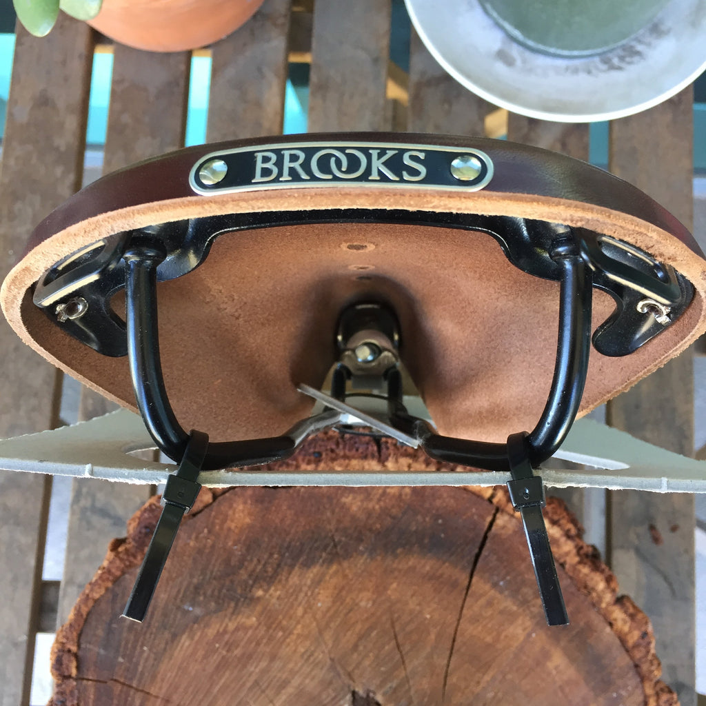 B17 Antique Brown