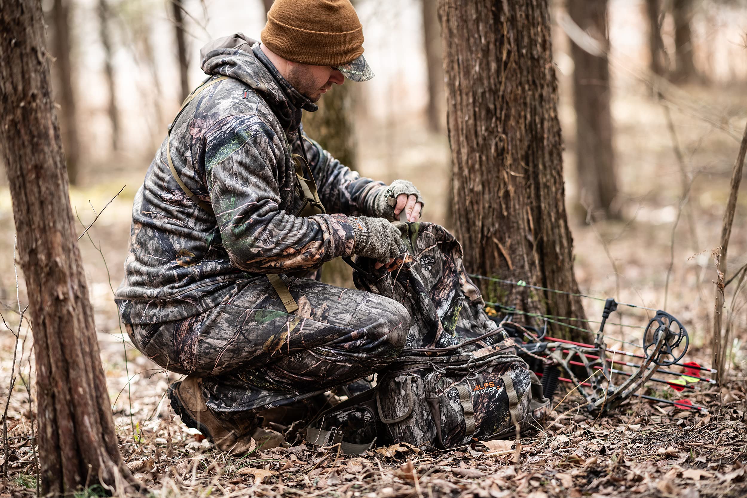 Alps Outdoorz Big Bear Hunting Pack, Mossy Oak Country Dna