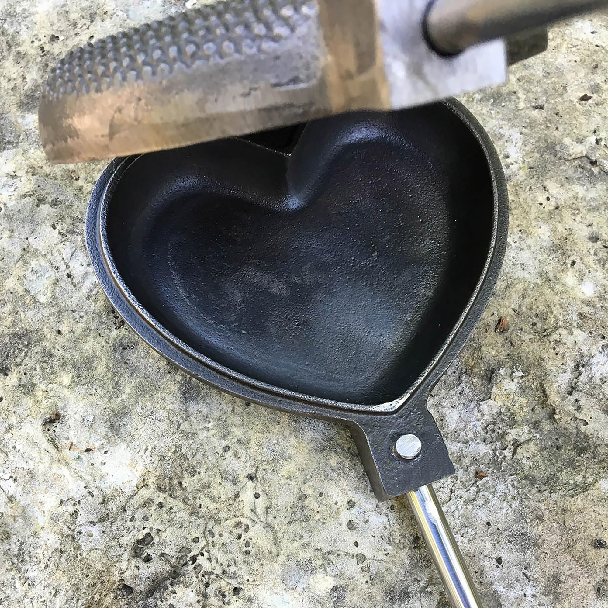 Rome Industries Love Pie Heart Shaped Pie Iron Cast Iron, 4.25'' X 28'', Gray