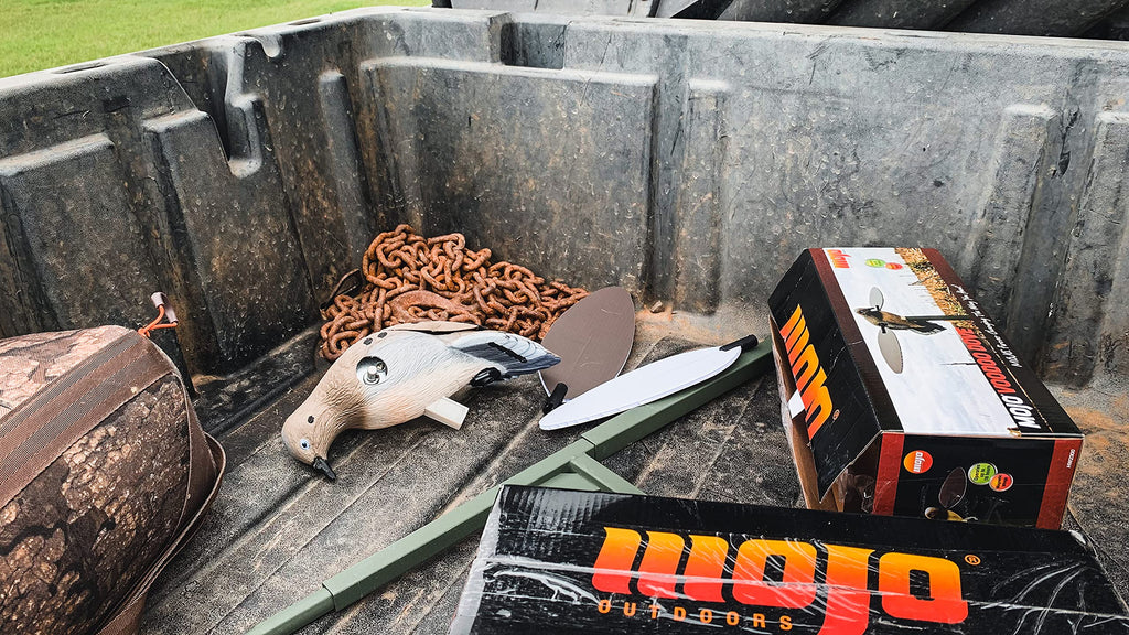 Mojo Outdoors Voodoo Dove Decoy - Motion Dove Decoy For Hunting, Multicolor