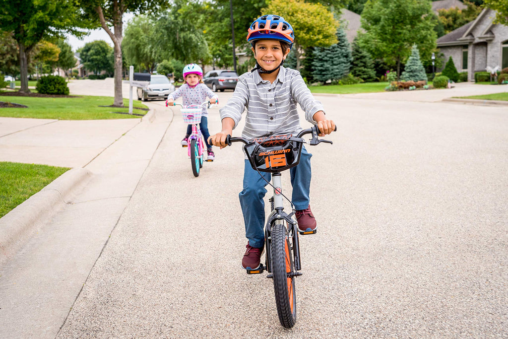 Schwinn Scorch Bike, 16 Inch Bike for Kids Ages 3-13, with Training Wheels or Adjustable Seat, Rear Coaster Brake & Front or Fro