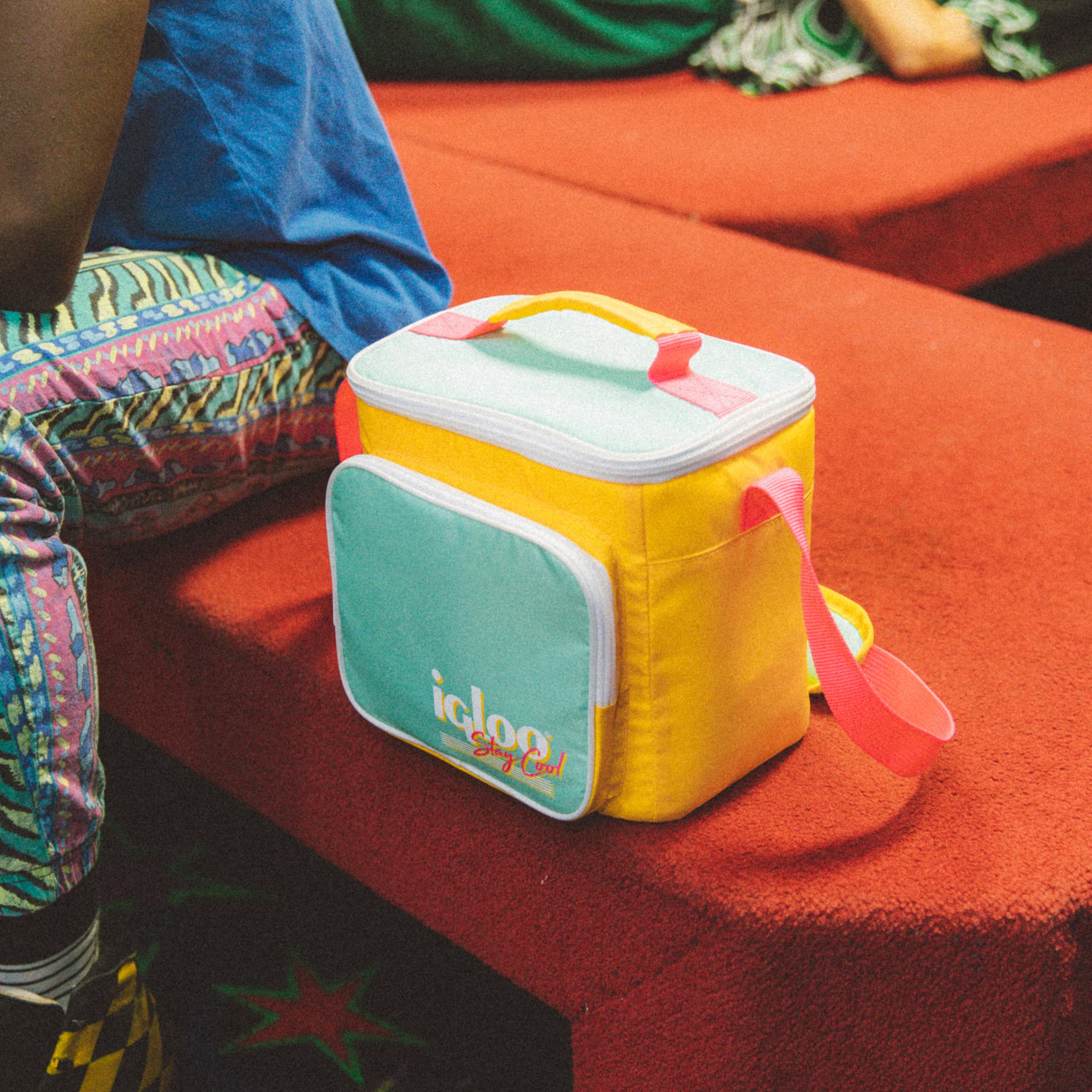 Igloo 90s Retro Collection Square Lunch Box Cooler with Front Pocket and Adjustable Strap,Yellow/Mint