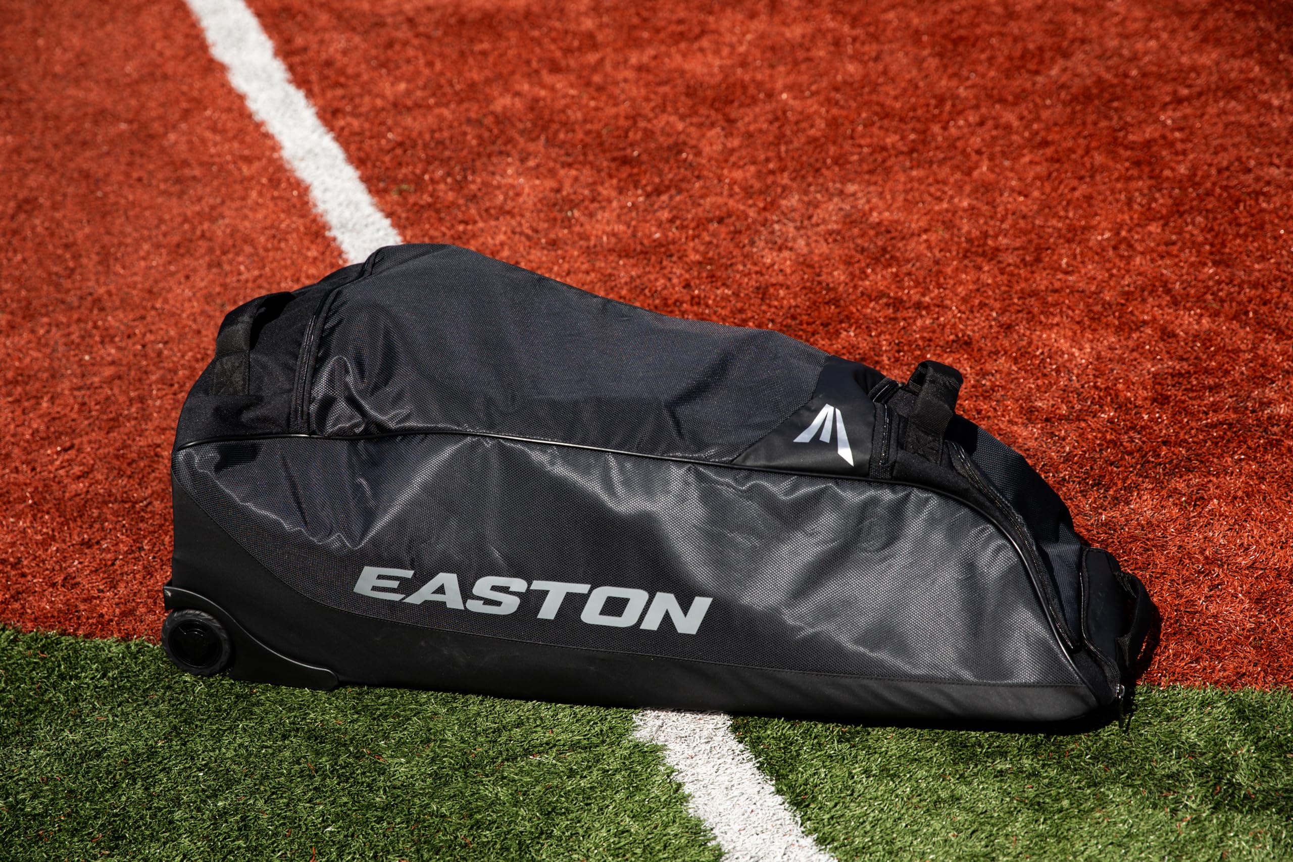 Easton | DUGOUT Bat and Equipment Wheeled Bag | Red