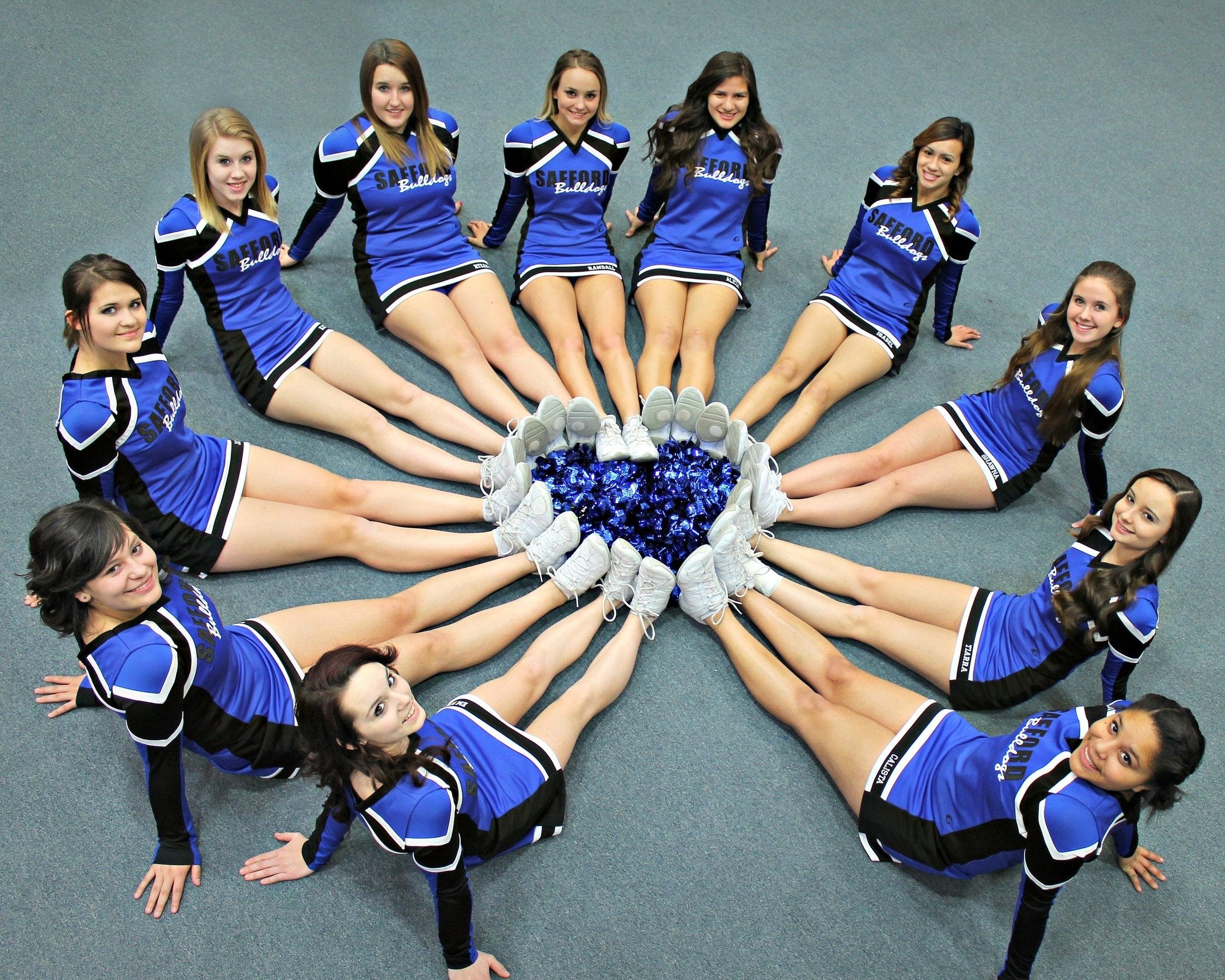 Puzine 2Pack 12'' Cheerleading Pom Poms With New Handle For Team Spirit Sports Dance Cheering Kids Adults(Blue)