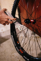 Kom Cycling Tubeless Sealant Injector Syringe And Presta Valve Core Removal Tool Designed For Stans No Tubes Sealant And Other S