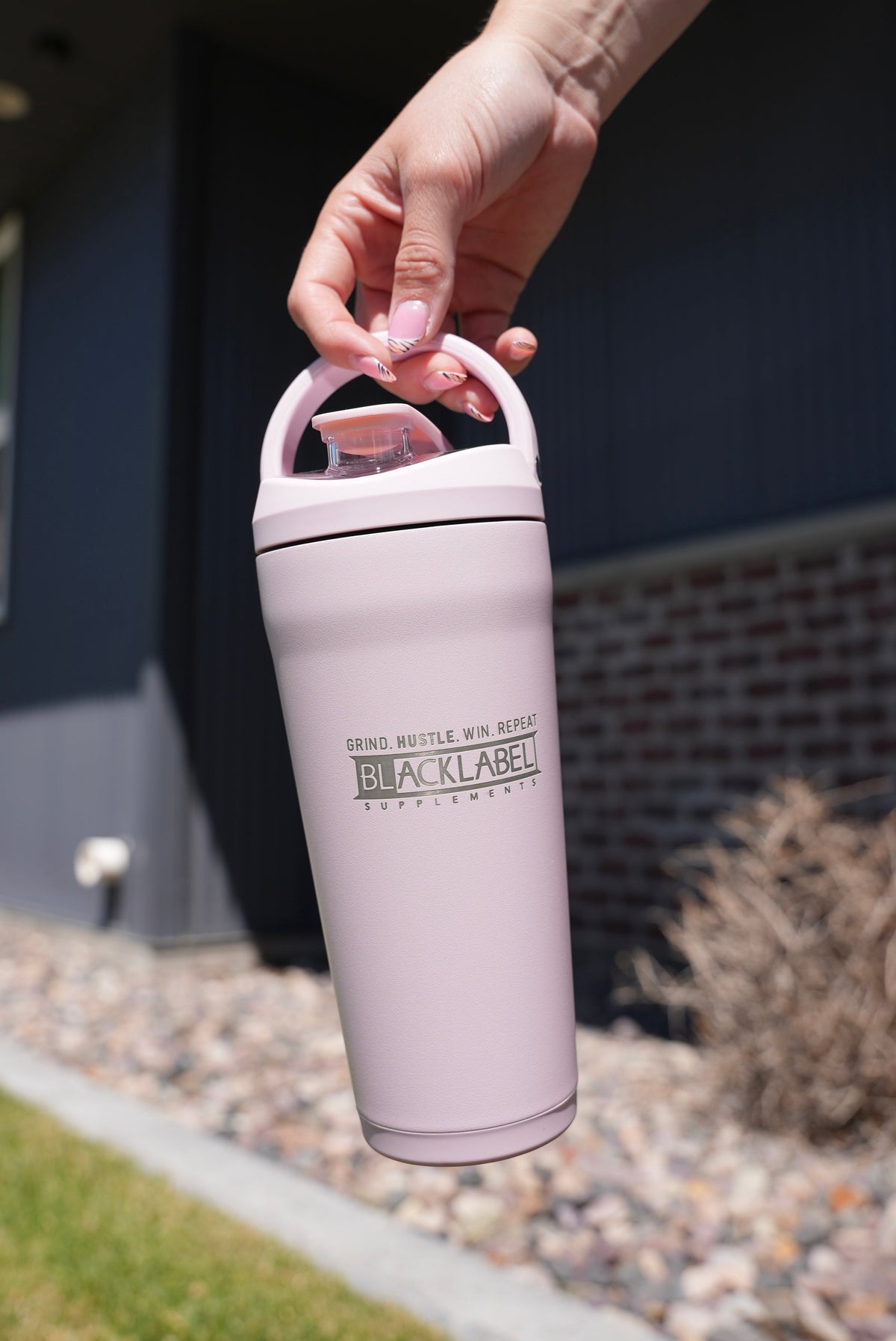 HYDROJUG 24 OZ. INSULATED SHAKER