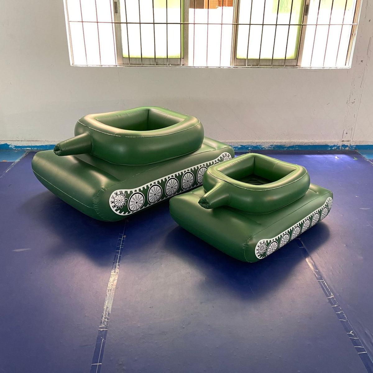 Factory Direct Sales Inflatable Water Spray Tank Water Battle Toy Tank Pool Party Water Spray Car Swimming Ring