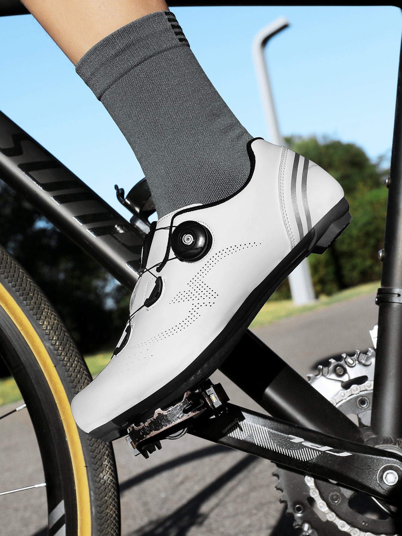 2024 Cross Border Outdoor Cycling Shoes Road Car Lock Shoes Bicycle Shoes New Flat Men's and Women's Mountain Bike Bicycle Shoes