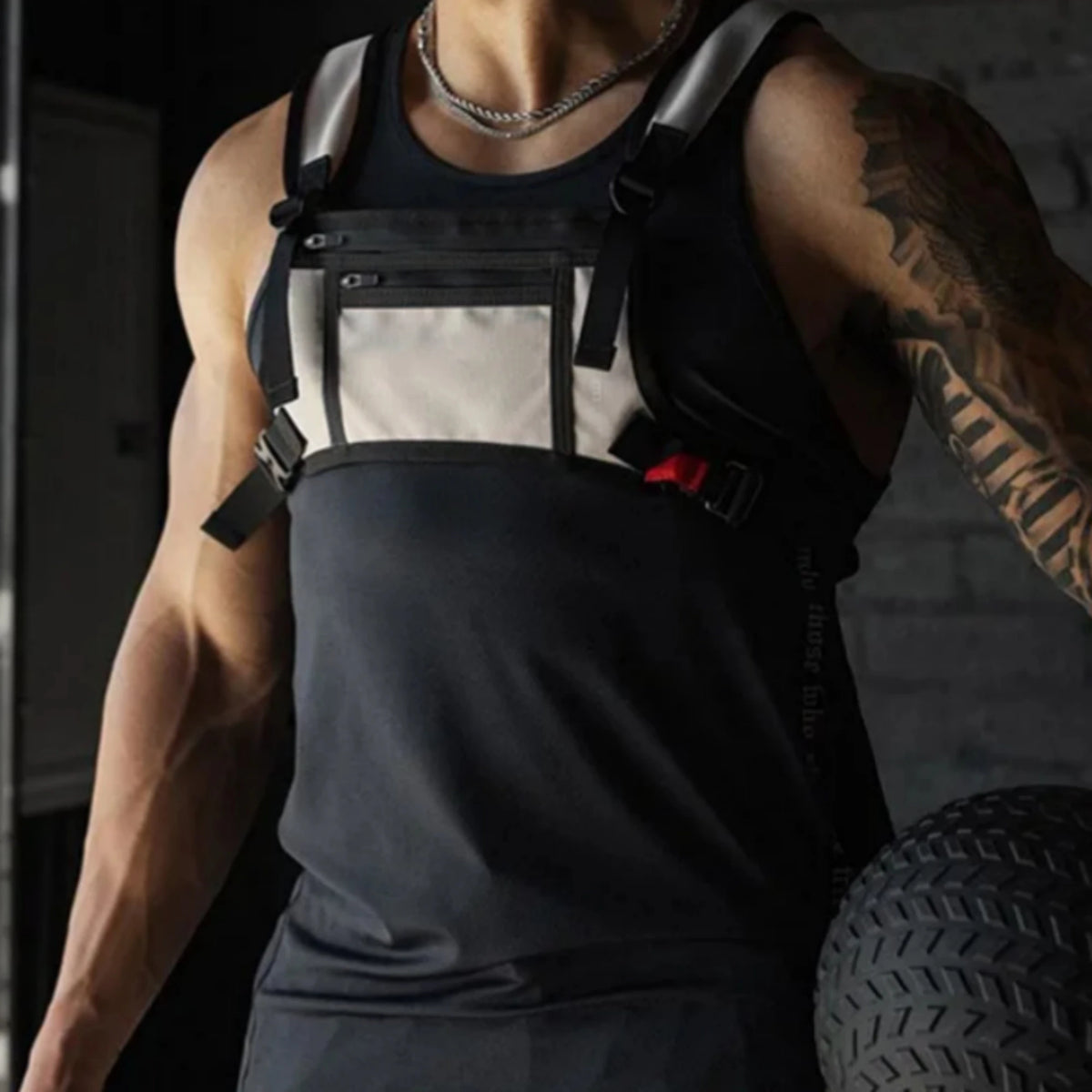 Sports Chest Bag For Men Women Water Resistant Lightweight Front Chest Pack Running Vest Bag With Built-In Phone Extra Storage