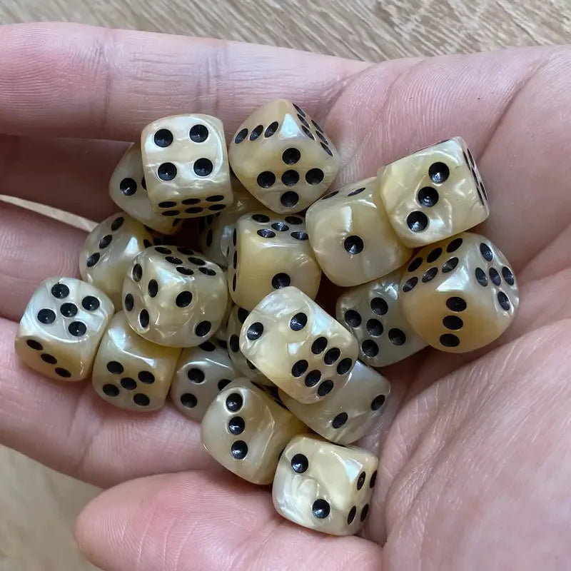 10Pcs/set Cross Border Source of 12mm Dice, Rounded Corners, Pearl Pattern, Shell Color Board Game Accessories