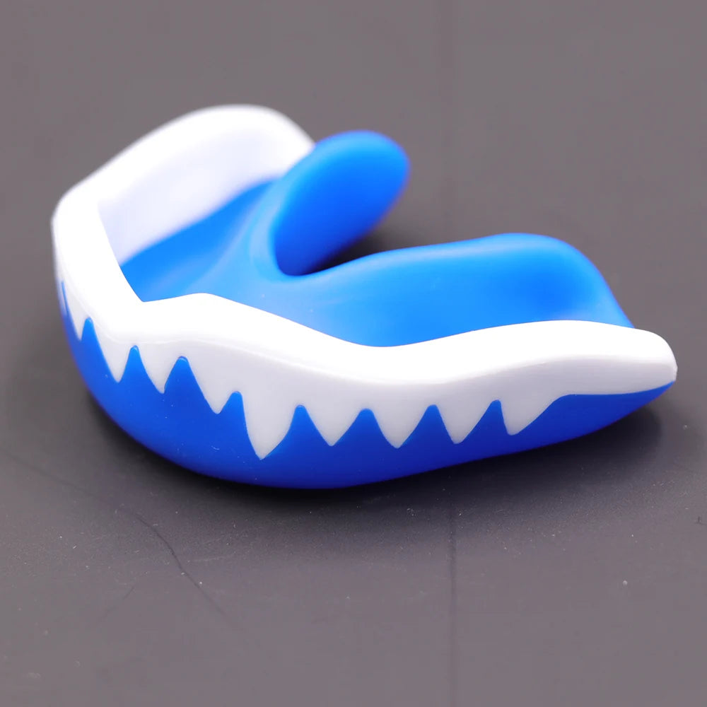 Boxing MMA Wrestling Mouth Guard, Football Rugby Sports Gum Shield, Slim Fit Design for Maximum Teeth Protection and Comfort