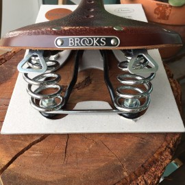 Brooks Saddles B67 Bicycle Saddle (Men's, Chrome Springs, Antique Brown)